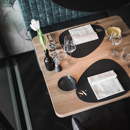 Somvita Suites Тироло Экстерьер фото