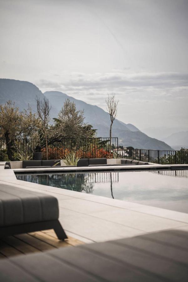 Somvita Suites Тироло Экстерьер фото