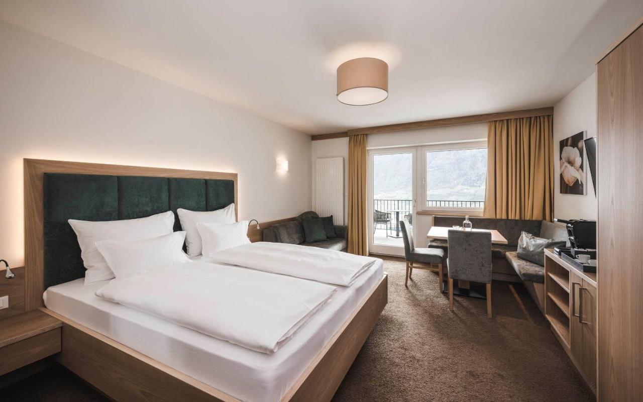 Somvita Suites Тироло Экстерьер фото