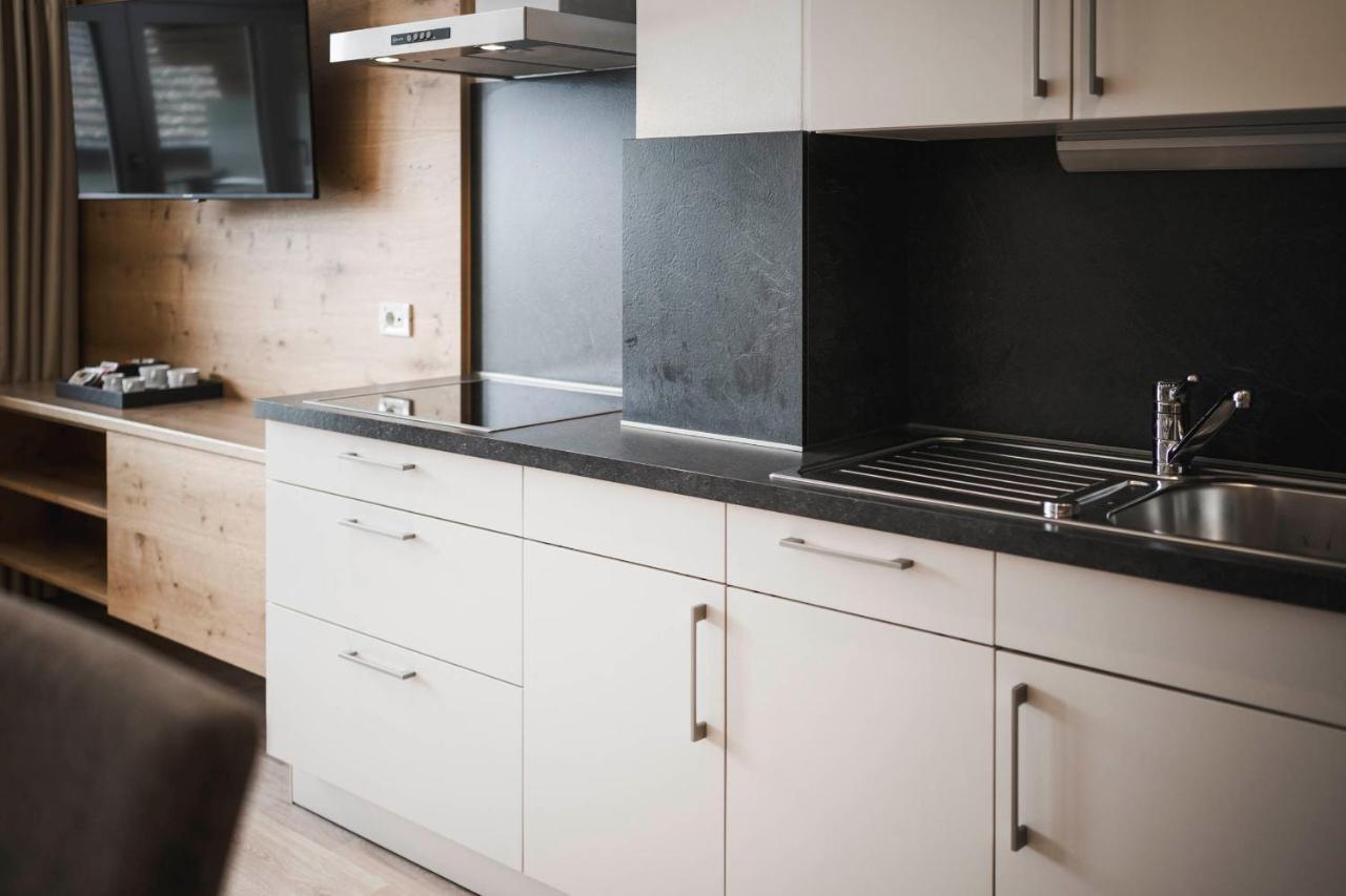 Somvita Suites Тироло Экстерьер фото
