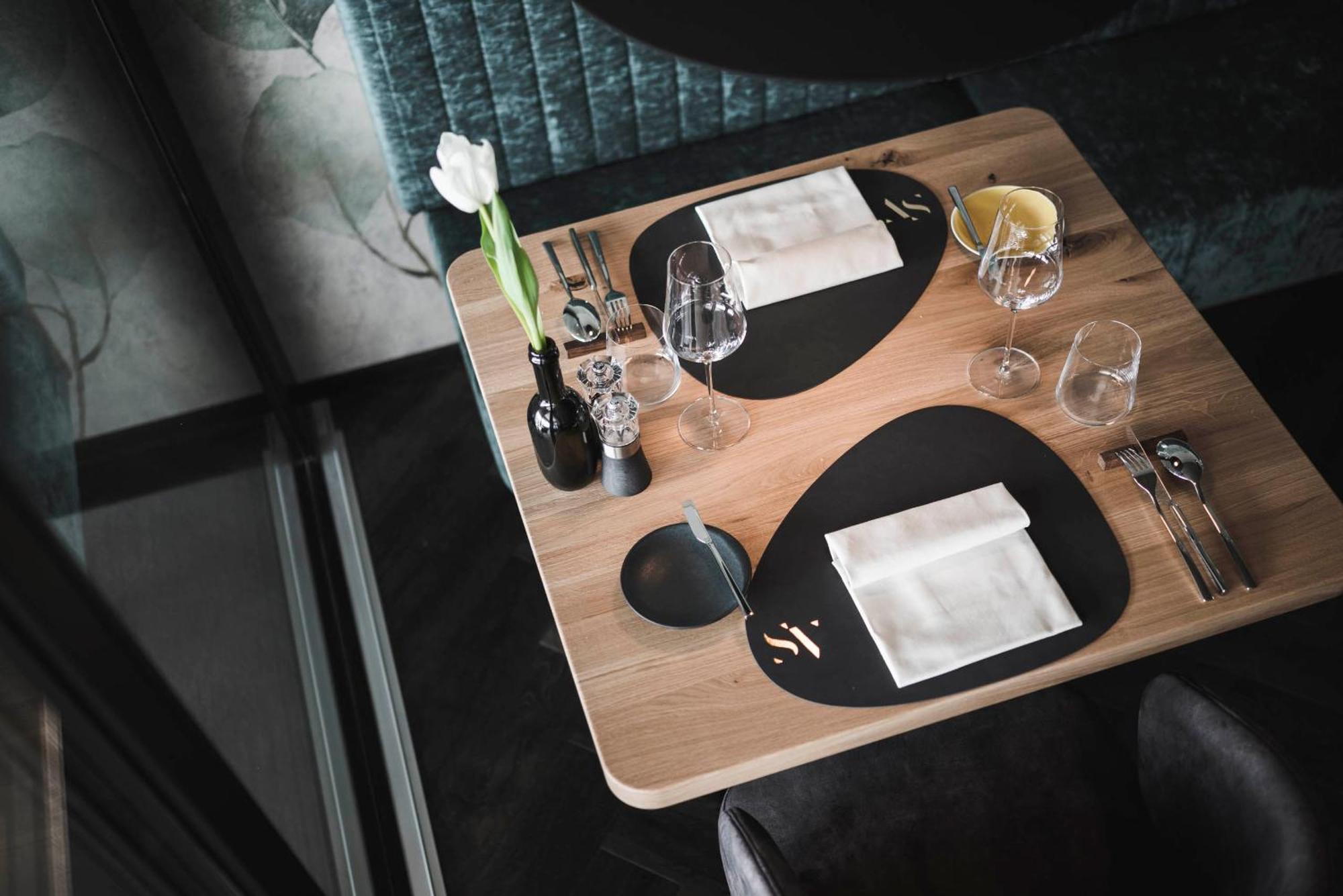 Somvita Suites Тироло Экстерьер фото